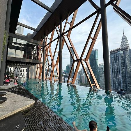 Scarletz Suites Klcc By Aura Κουάλα Λουμπούρ Εξωτερικό φωτογραφία