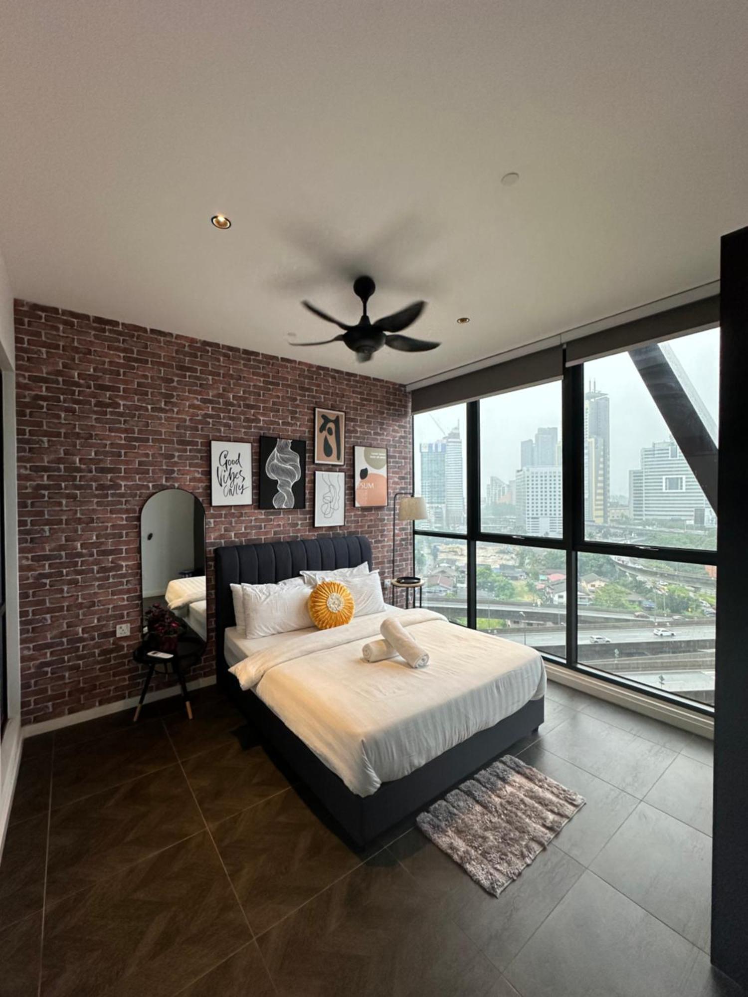 Scarletz Suites Klcc By Aura Κουάλα Λουμπούρ Εξωτερικό φωτογραφία
