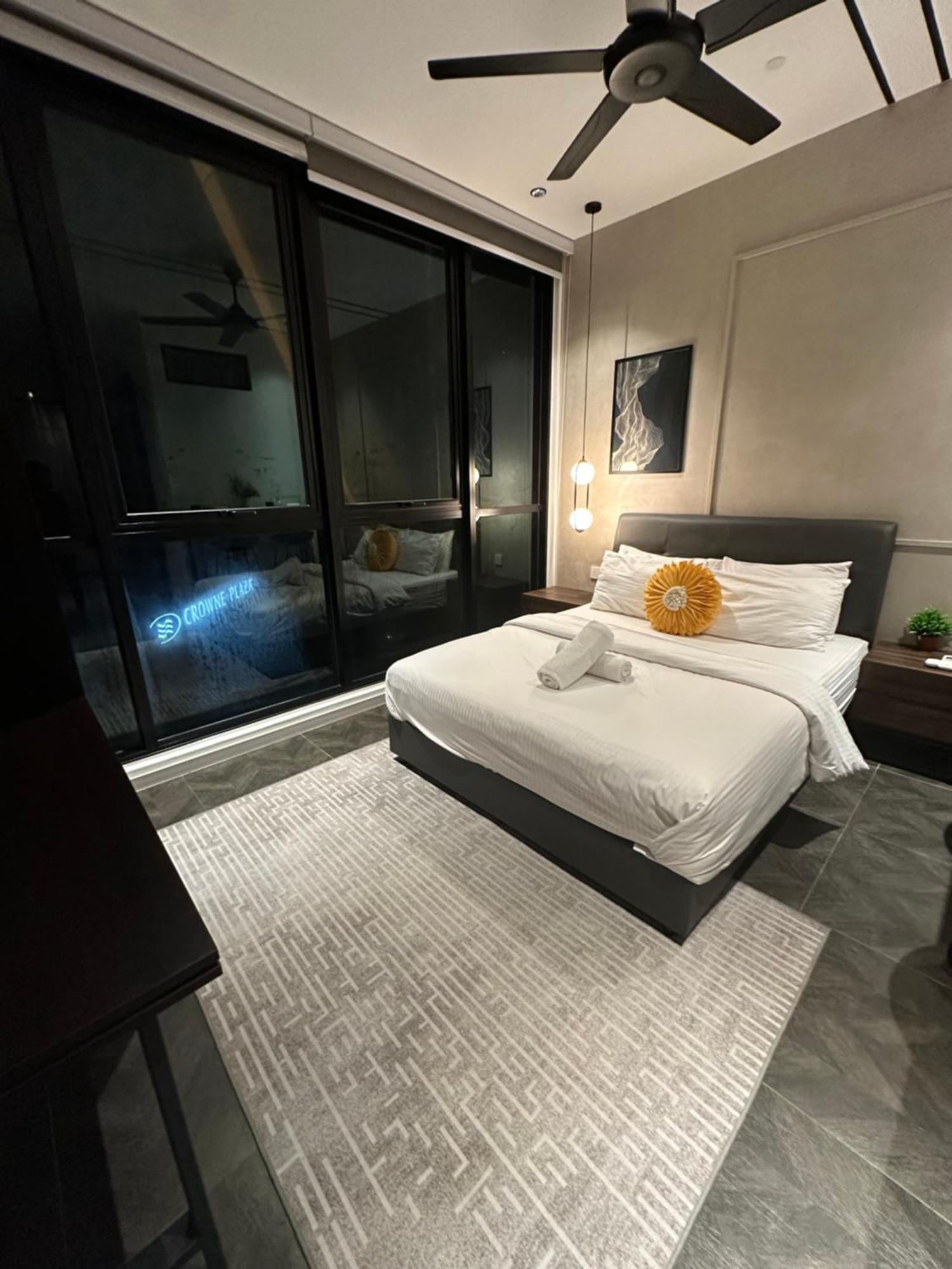 Scarletz Suites Klcc By Aura Κουάλα Λουμπούρ Εξωτερικό φωτογραφία