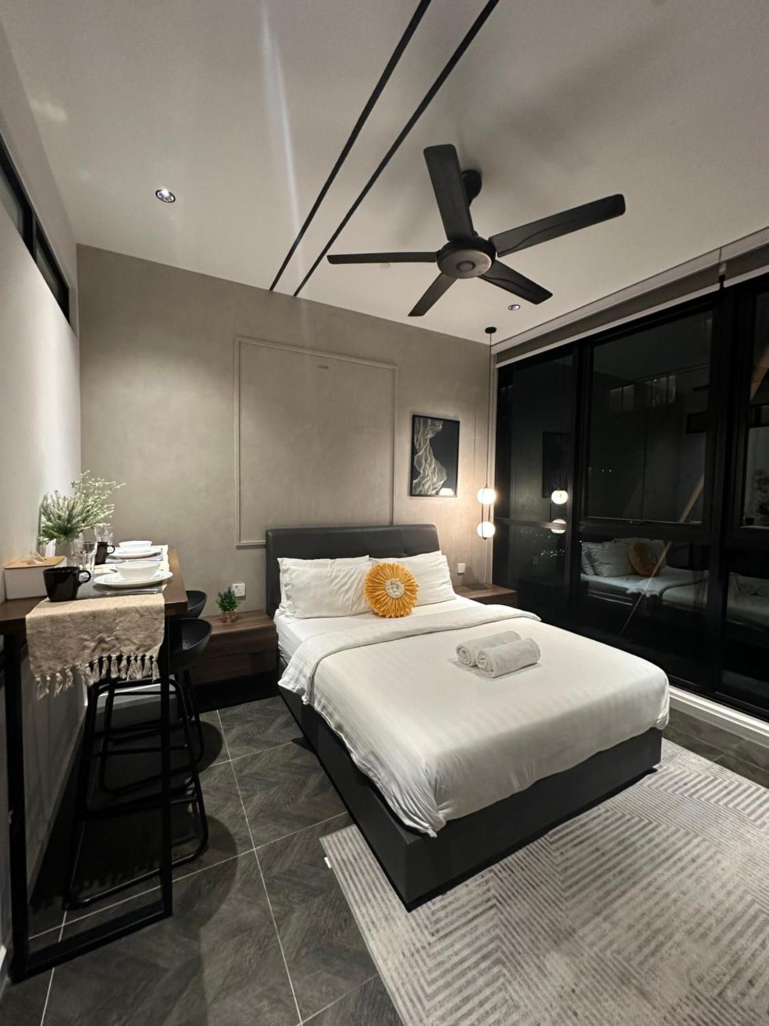 Scarletz Suites Klcc By Aura Κουάλα Λουμπούρ Εξωτερικό φωτογραφία