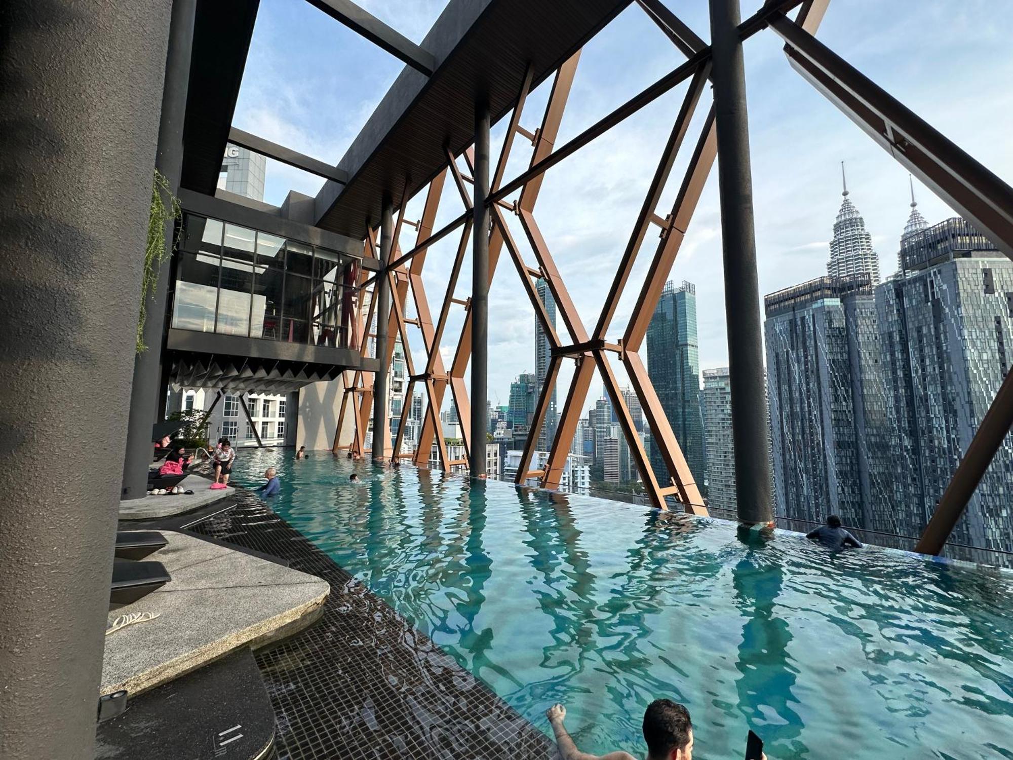 Scarletz Suites Klcc By Aura Κουάλα Λουμπούρ Εξωτερικό φωτογραφία