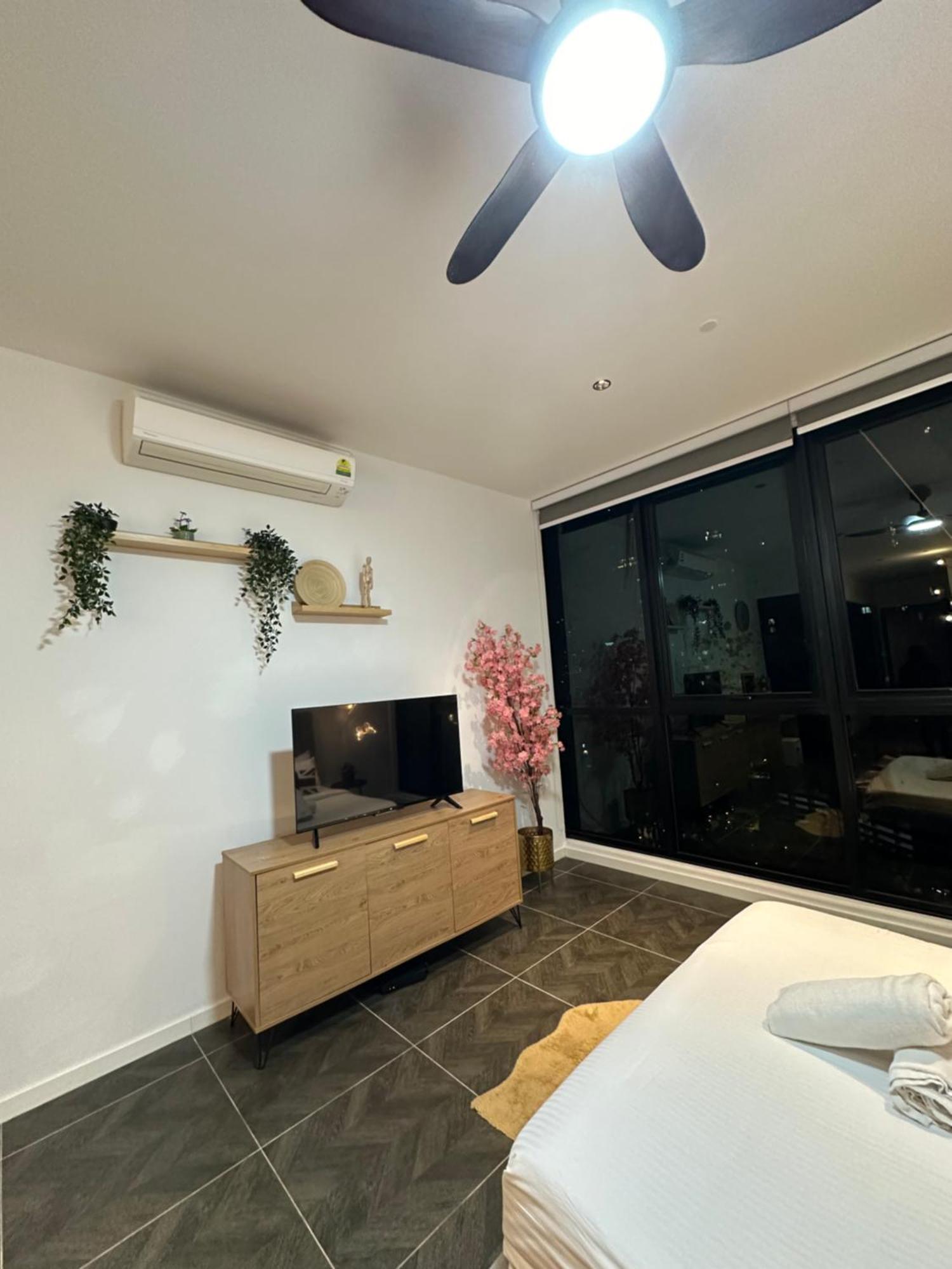 Scarletz Suites Klcc By Aura Κουάλα Λουμπούρ Εξωτερικό φωτογραφία